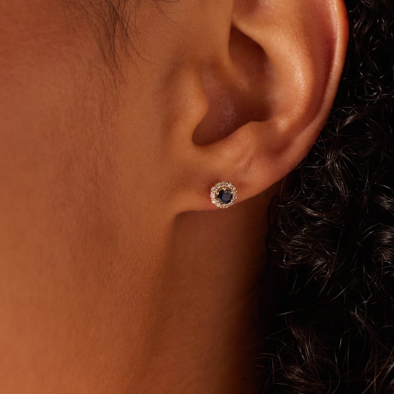 14 karaat geelgouden oorbellen saffier en 24 diamanten 0.10ct