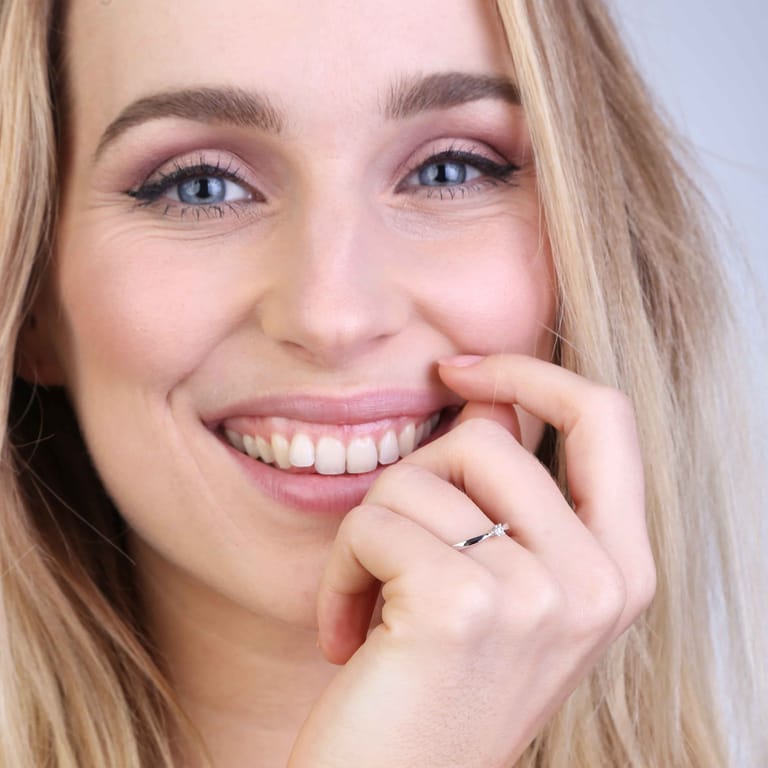 14K witgouden solitair ring met diamant (0,12ct.)