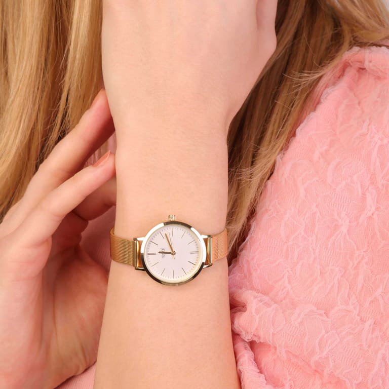 Regal Uhr mit goldenem Mesharmband