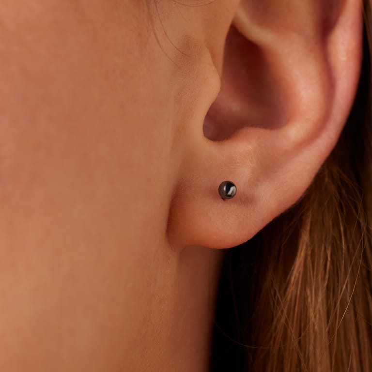 Zilveren blackplated oorknoppen voor dames