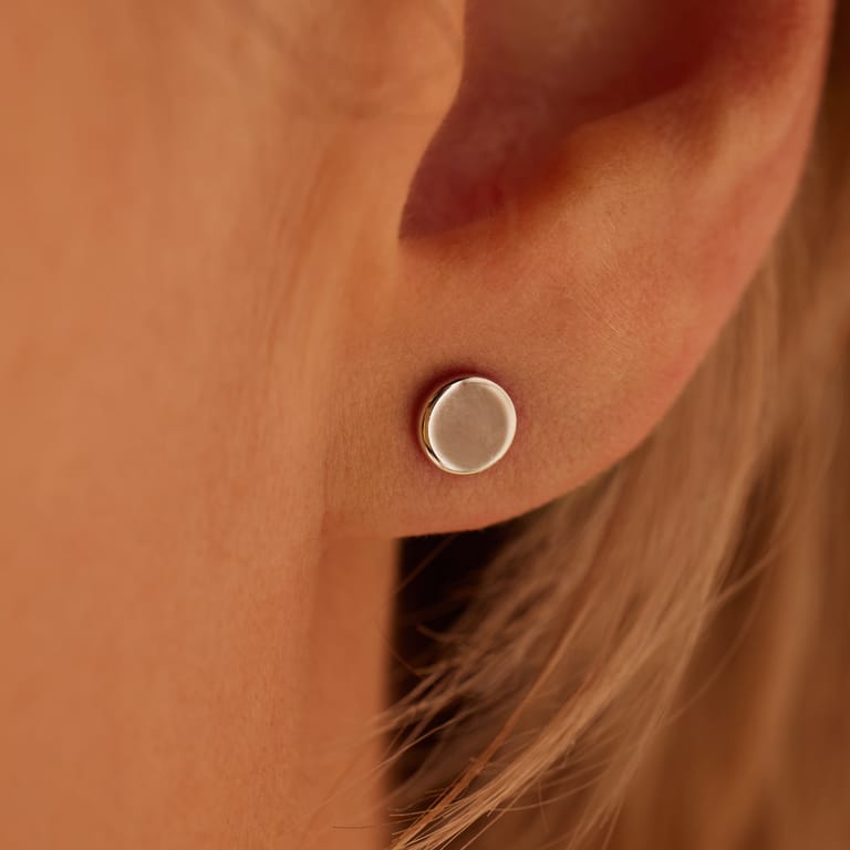 Silberne Ohrringe rund 5 mm rhodiniert