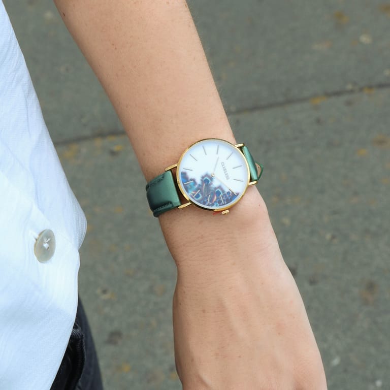 Clueless horloge met groene leren band
