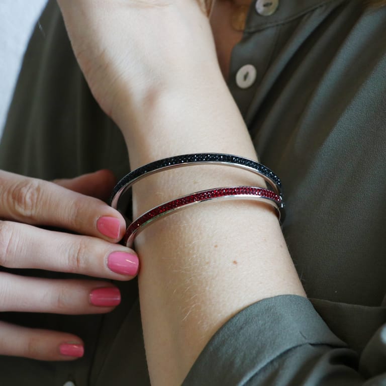 Gerecycled stalen armband met siam kristal