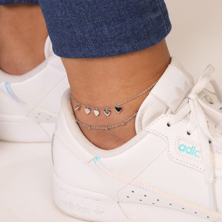 Gerecycled zilveren enkelband met bal
