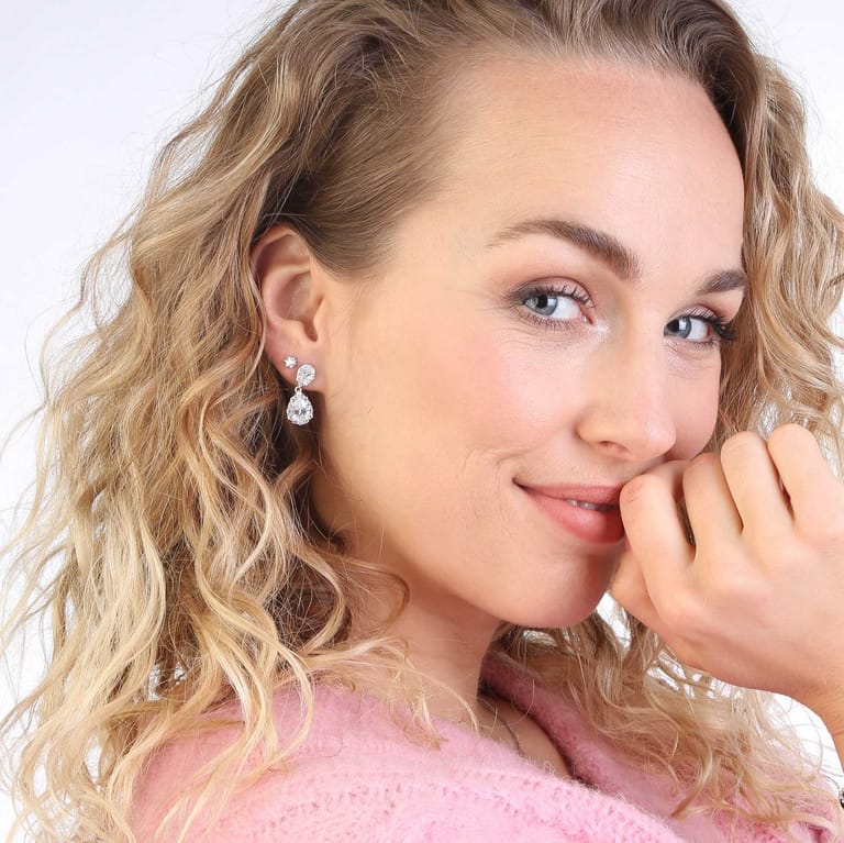 Zilveren oorringhangers gerhodineerd met zirkonia voor dames