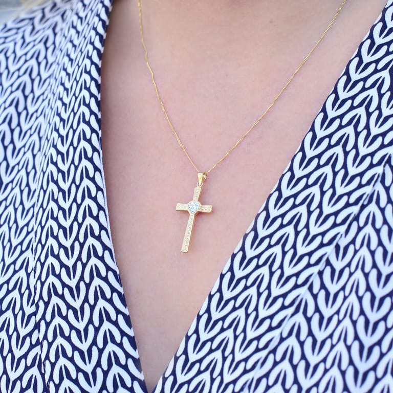 9 karaat ketting met hanger kruis met zirkonia voor dames