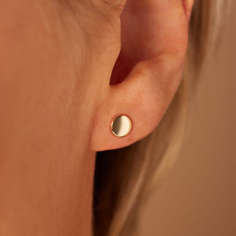 Runde Ohrringe aus 585 Gelbgold, 4 mm