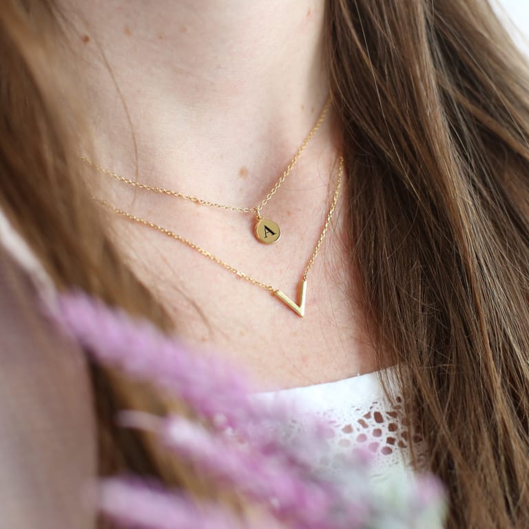 Zilveren goldplated letterhanger voor dames