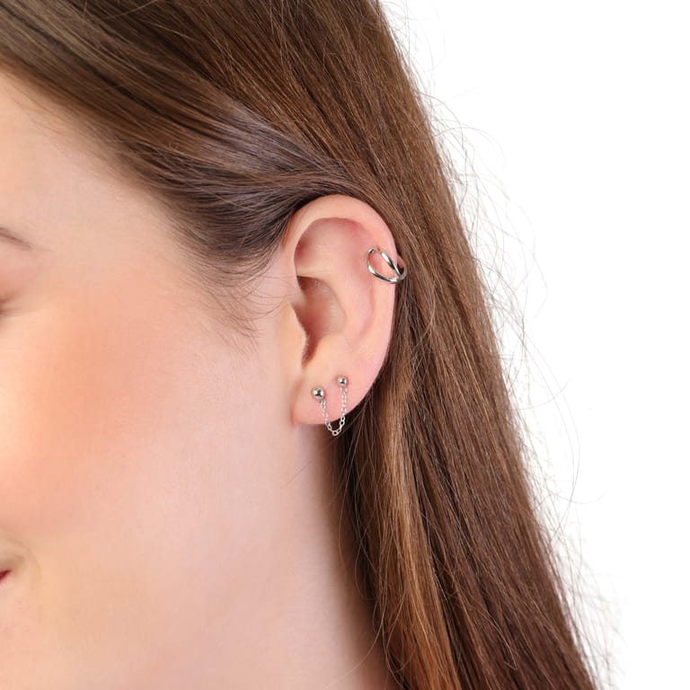 Zilveren oorknoppen bol met ketting voor dames