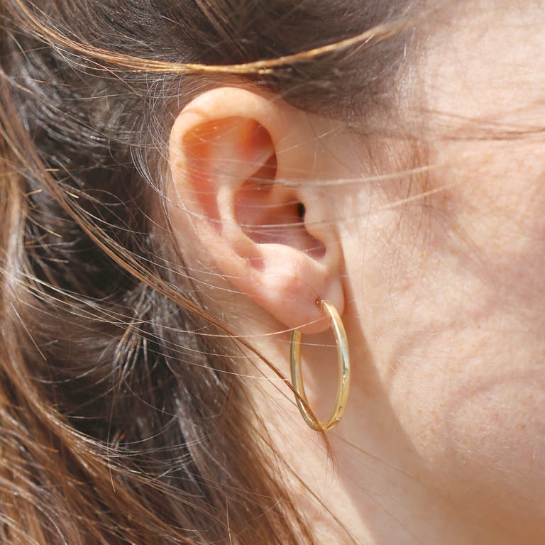 Ovale Ohrringe aus 375 Gold mit Flachkörper, 20 mm