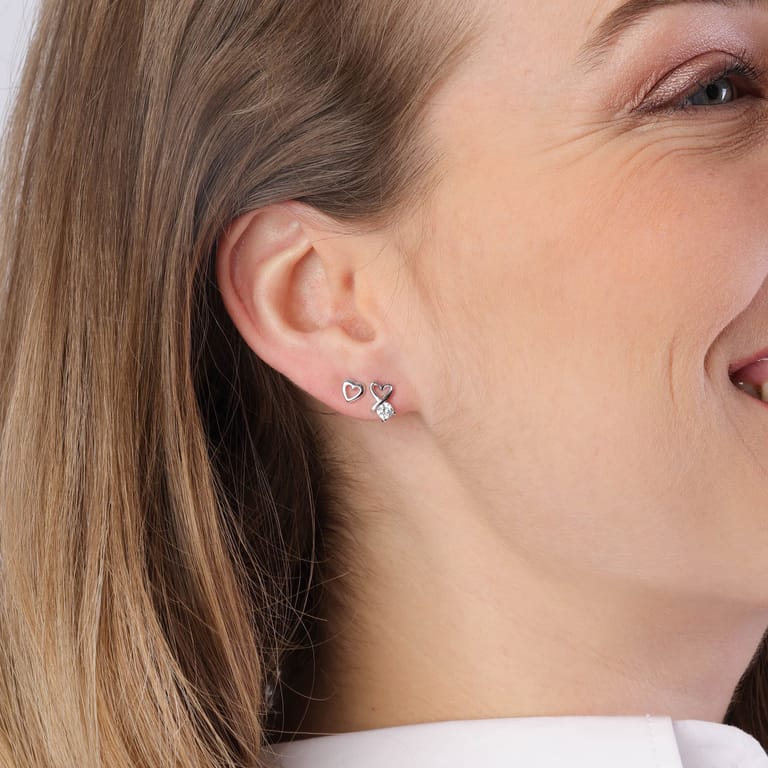 Zilveren oorknoppen hart zirkonia voor dames