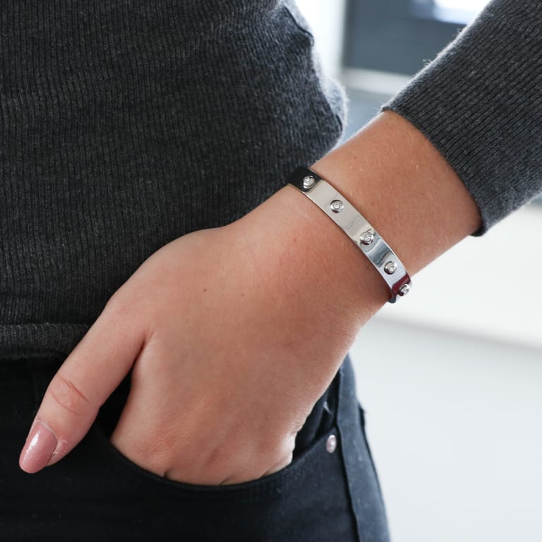Gerecycled stalen armband bangle dots met kristal