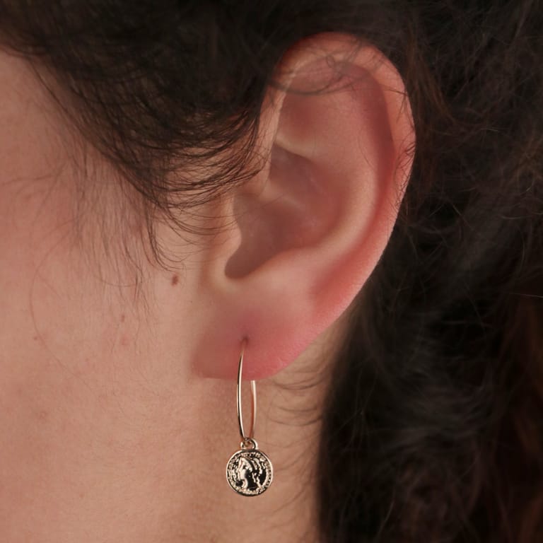 Goudkleurige byoux oorbellen muntje