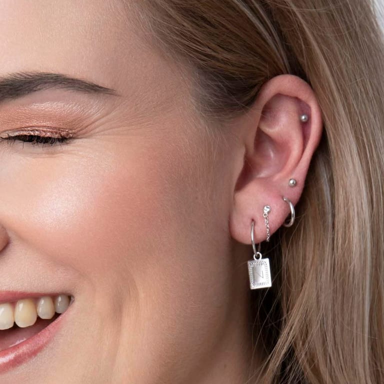 Zilveren oorknoppen met zirkonia ketting voor dames