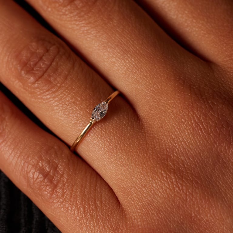 14 karaat geelgouden ring markies wit zirkonia