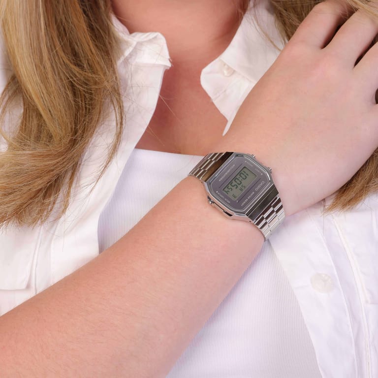Casio Retro Digitaal Horloge Zilverkleurig A168WEM-7EF
