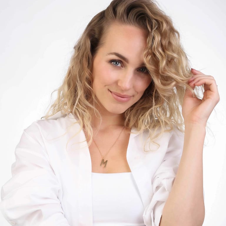 Zilveren goldplated ketting met hanger alfabet voor dames