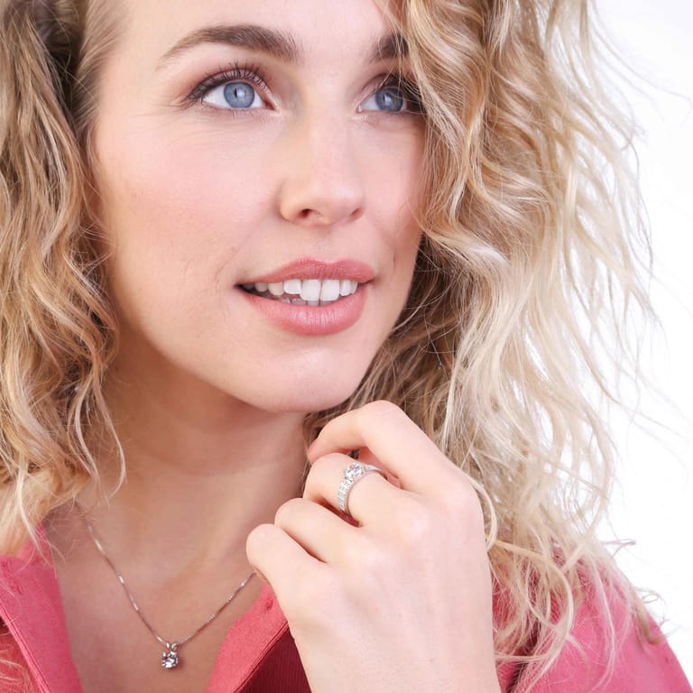 Zilveren ring met zirkonia