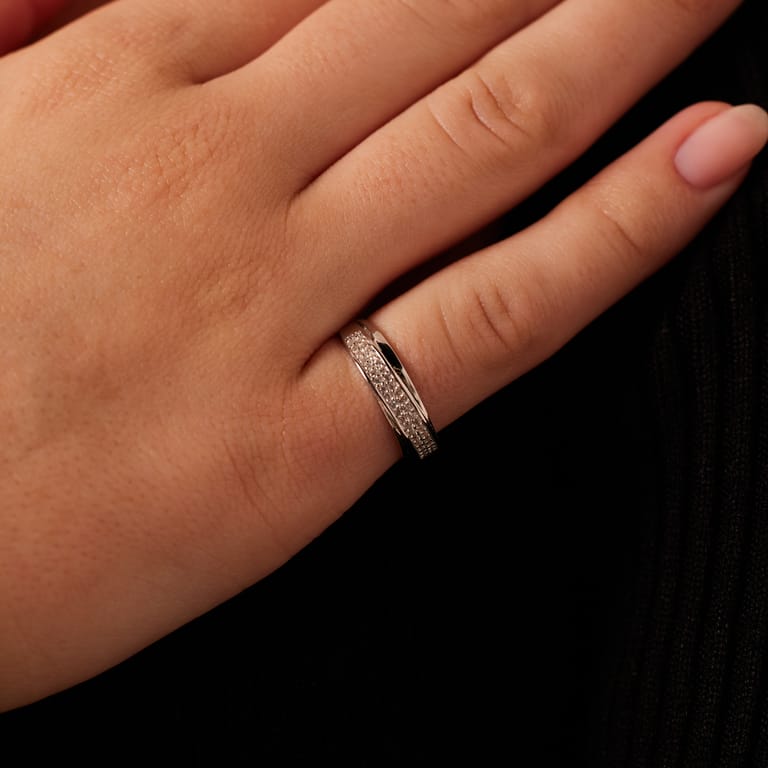 Rhodinierter Silberring mit Zirkonia