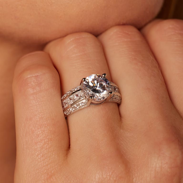 Zilveren ring met zirkonia