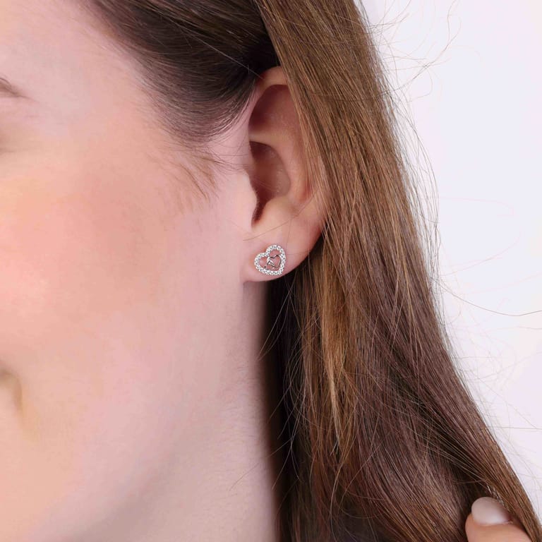 Zilveren oorknoppen hart zirkonia voor dames