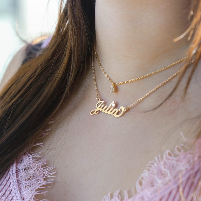 Zilveren goldplated naamketting met geboortesteen voor dames