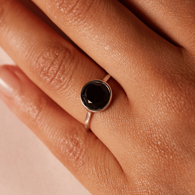 Ring aus 925 Silber, Edelstein schwarzer Onyx