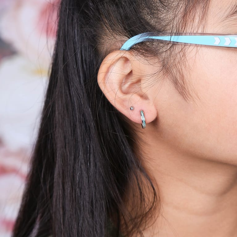 Little Miss Fabulous stalen kinderoorbellen blue zircon kristal