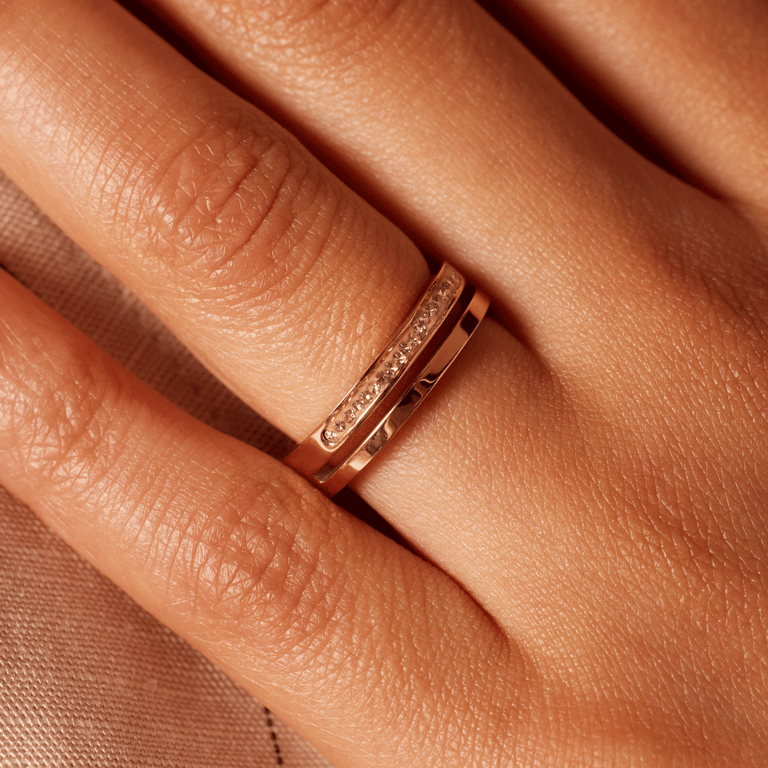 Stalen ring roseplated 2rij met light peach