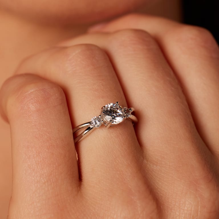 Zilveren ring met zirkonia
