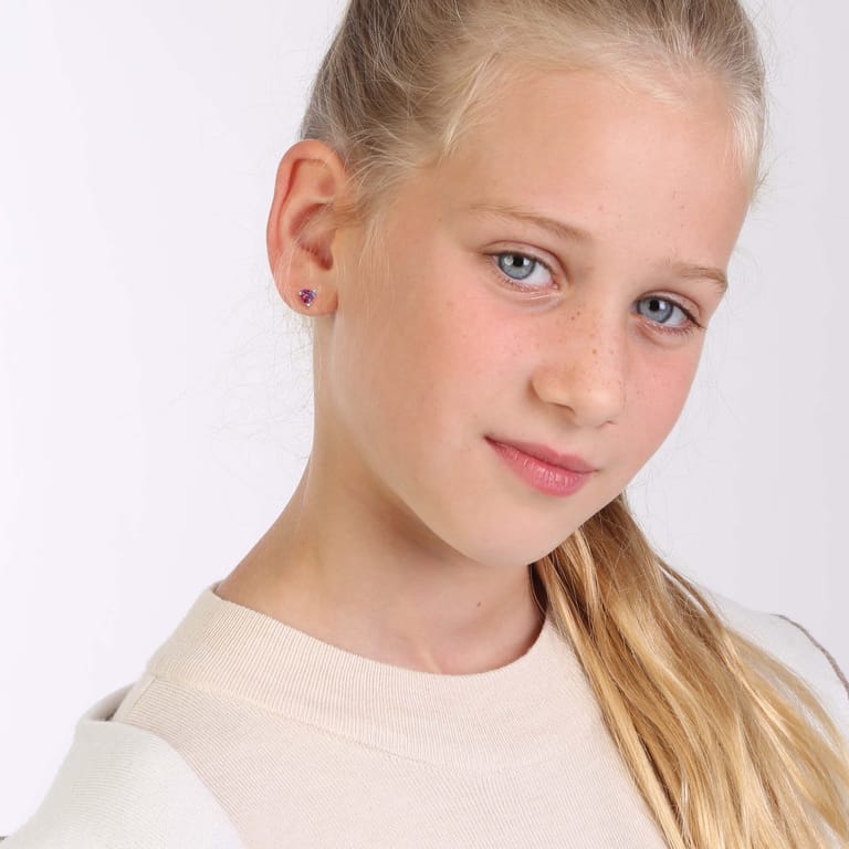 Zilveren kinderoorbellen met roze kristal hart