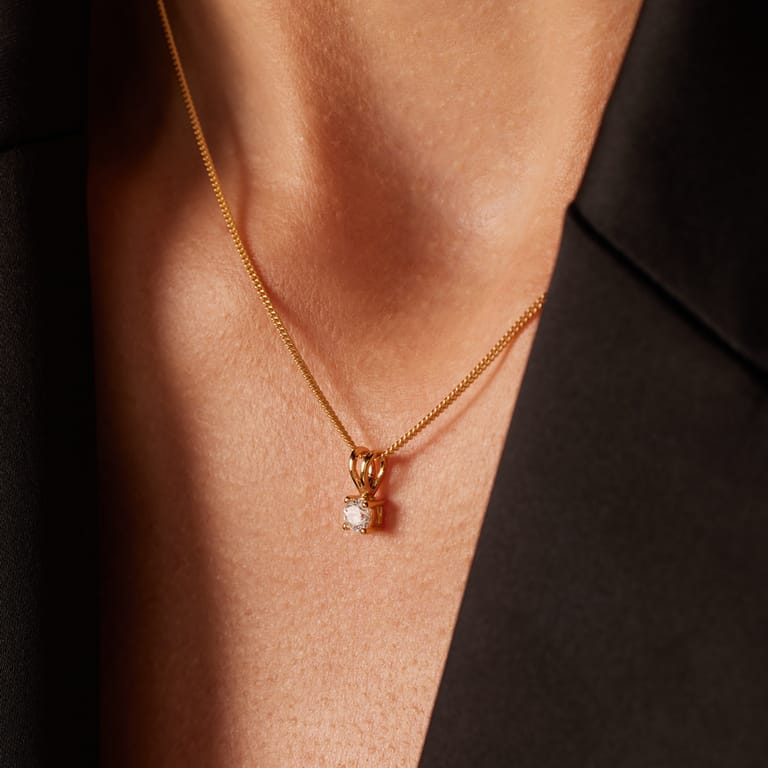 Silberne, goldbeschichtete Halskette mit Swarovski-Zirkonia-Anhänger für Damen