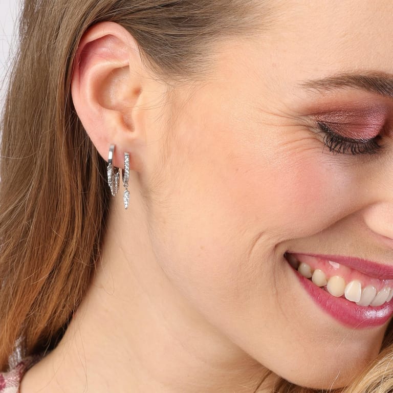 Stalen oorbellen met zirkonia steentjes