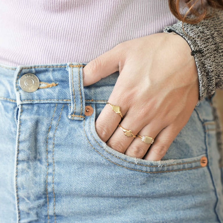 Zilveren goldplated zegelring bloem voor dames
