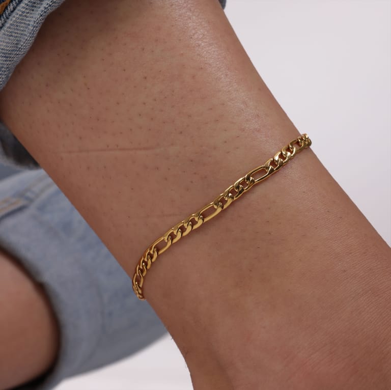 Gerecycleerd stainless steel goldplated enkelbandje figaro schakel