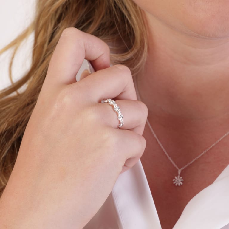 Zilveren ring bloemen zirkonia