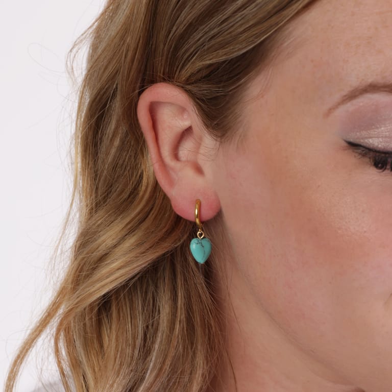 Stalen goldplated oorringen met hanger hart met turquoise voor dames