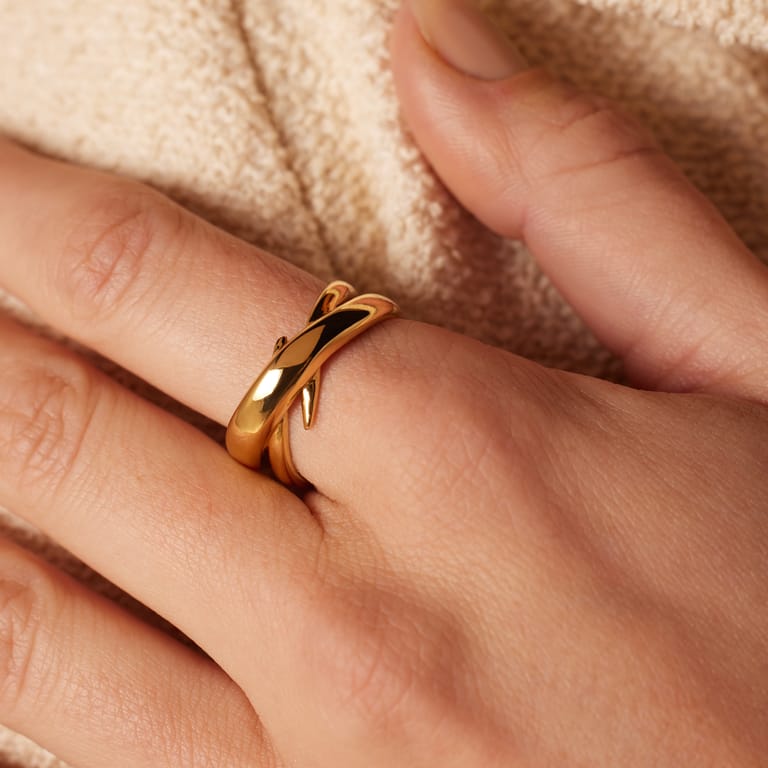 Gerecycleerd stainless steel 18 karaat goldplated ring vignetta