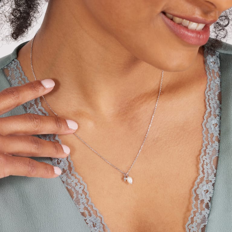 Zilveren set ketting en oorringen zoetwaterparel