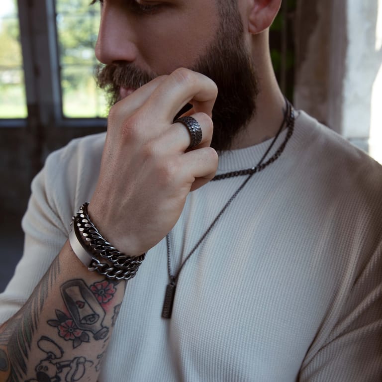 Gerecycled stainless steel herenring schakel anique finish