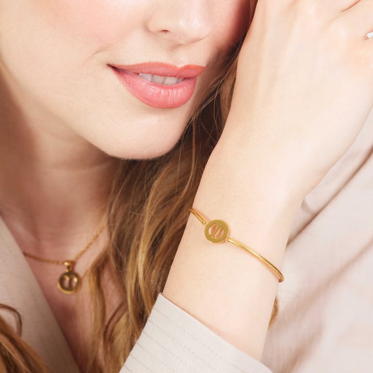 Stalen goldplated fantasiearmband met letterhanger I voor dames