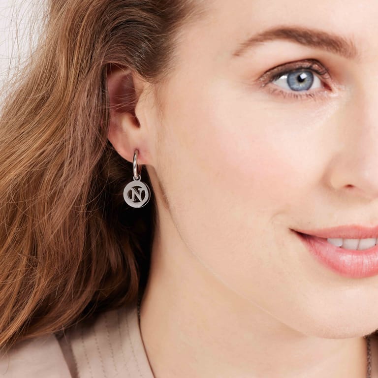 Stainless steel oorbellen met letter - N