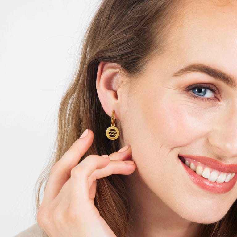 Stalen goldplated oorringen sterrenbeeld Waterman voor dames