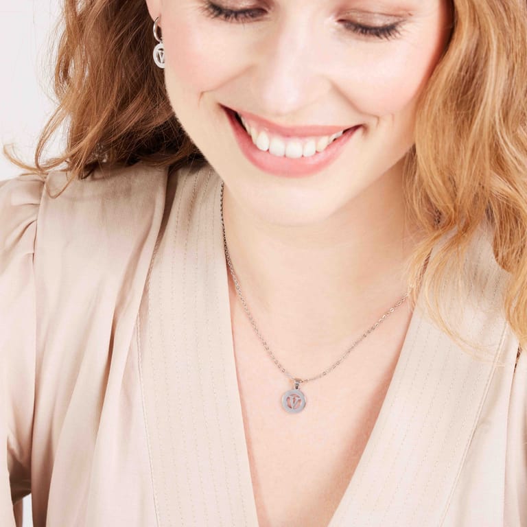 Stalen ketting met letter - V