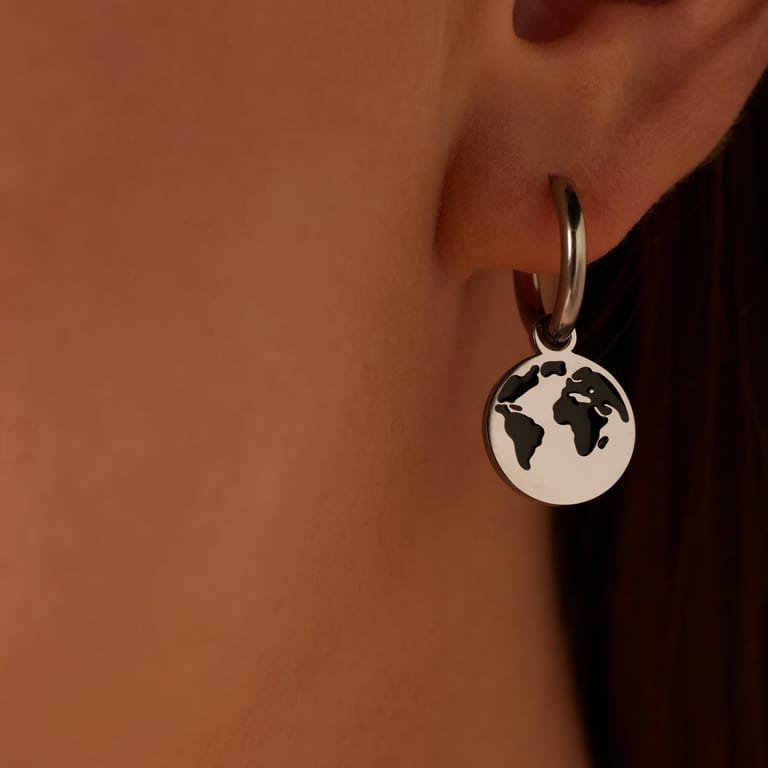 LivLiv stainless steel oorring met wereldbol voor dames