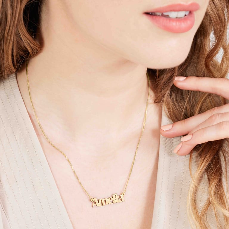 Elora gerecycled zilver gerecycled zilveren goldplatedplating naamketting voor dames