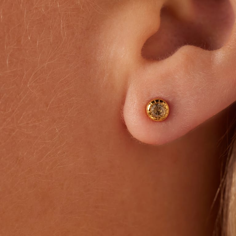Stalen goldplated oorknoppen met zirkonia voor dames