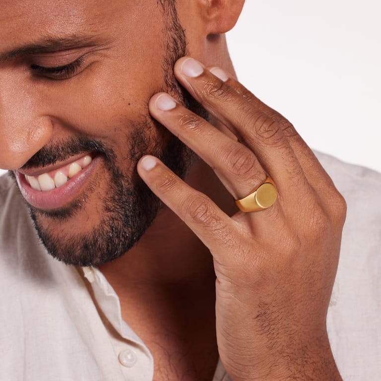 Gerecycleerd stainless steel goldplated zegelring rond