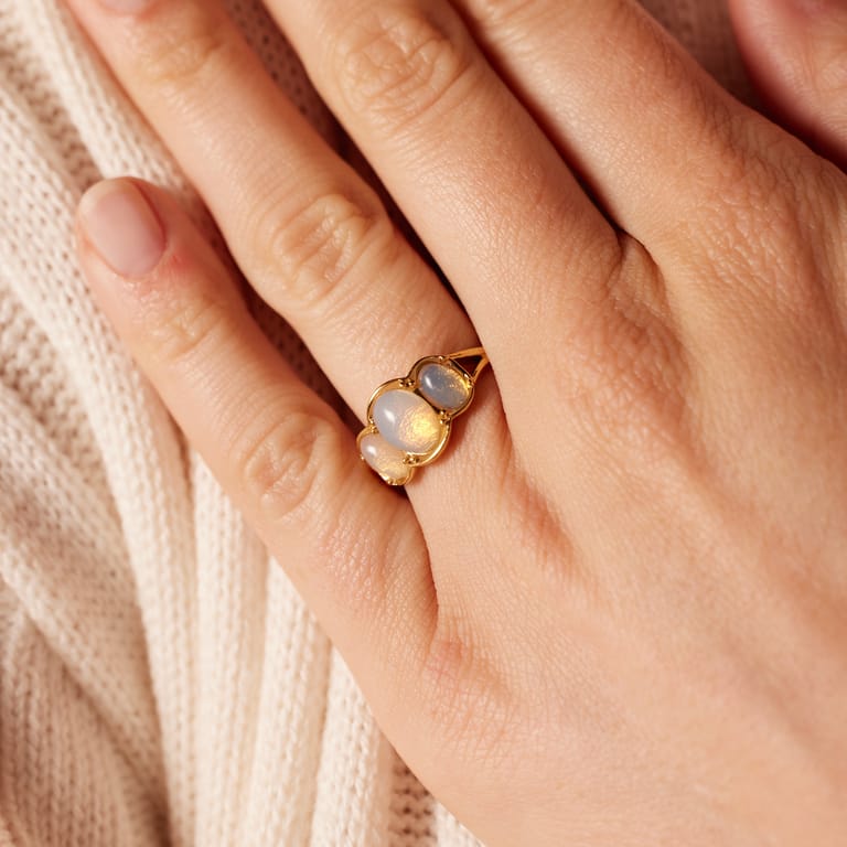 Stainless steel goldplated vintage ring opaal