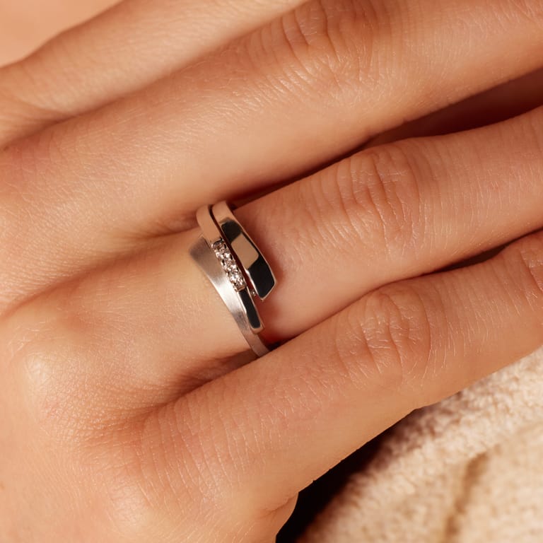 Silberner Ring mattglänzend mit Zirkonia